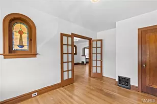 8578 Drury Ln, Saint Louis, MO 63147 - Photo 9