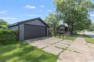 8578 Drury Ln, Saint Louis, MO 63147 - Photo 33