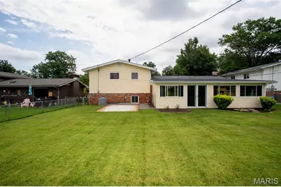 2423 Chaucer Avenue, Overland, MO 63114 - Photo 35