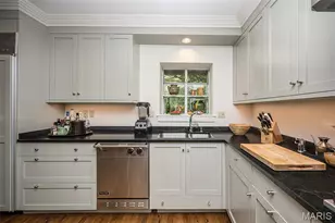33 Narragansett Dr, Ladue, MO 63124 - Photo 5