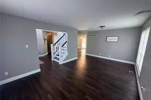 469 Coventry Trail Ln, Maryland Heights, MO 63043 - Photo 5