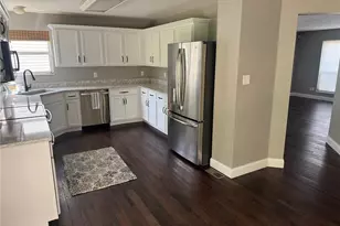 469 Coventry Trail Ln, Maryland Heights, MO 63043 - Photo 9