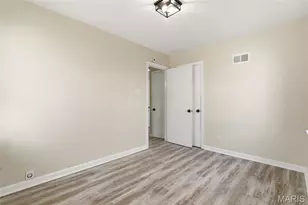 1083 Jennings Station Rd, Saint Louis, MO 63137 - Photo 9