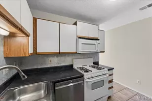 352 Windsor Pl, Saint Peters, MO 63376 - Photo 9