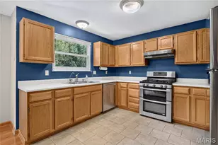 235 Surrey Ct, O'Fallon, MO 63366 - Photo 9