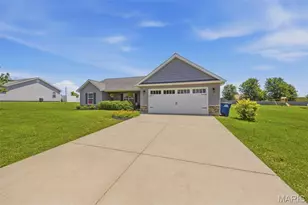 1004 Wolf Creek Dr, Farmington, MO 63640 - Photo 3