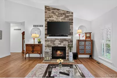 5331 Wilson Court, Oakville, MO 63129 - Photo 5