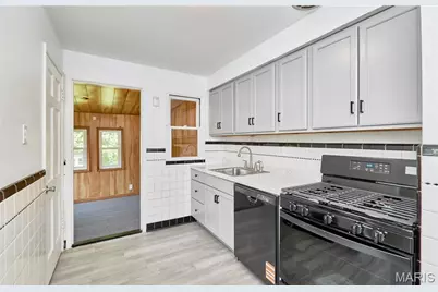 10147 Jepson Drive, Saint Louis, MO 63137 - Photo 9
