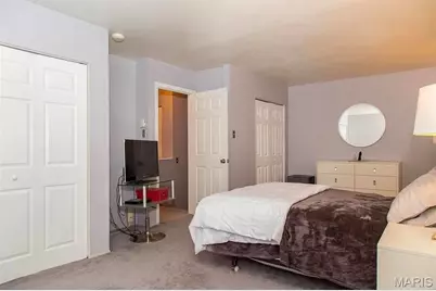 7639 Hazelcrest Drive, Hazelwood, MO 63042 - Photo 13