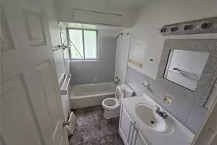 10223 Reba Dr, Saint Louis, MO 63136 - Photo 7