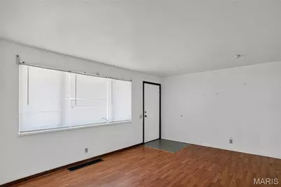 10223 Reba Drive, Saint Louis, MO 63136 - Photo 7