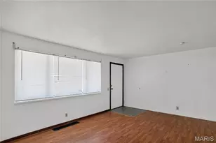 10223 Reba Dr, Saint Louis, MO 63136 - Photo 7