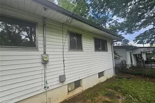 10223 Reba Dr, Saint Louis, MO 63136 - Photo 9