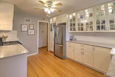501 Larsen Lane, Saint Louis, MO 63126 - Photo 9