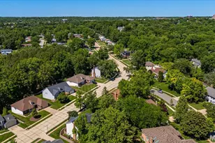 2358 Fairoyal Dr, Des Peres, MO 63131 - Photo 43