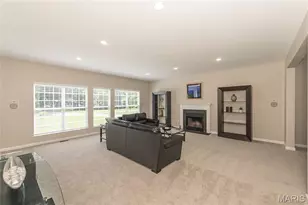 12 Chasselle Ln, Creve Coeur, MO 63141 - Photo 7