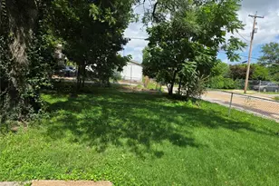 5479 Hamilton Ave, Jennings, MO 63136 - Photo 9
