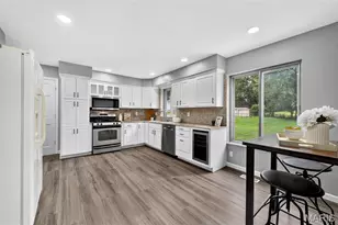 12050 Maidstone Ct, Saint Louis, MO 63033 - Photo 5