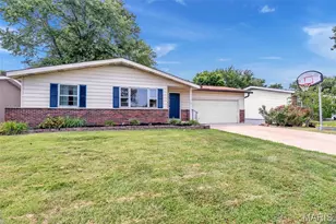 5537 Valleyside Ln, Saint Louis, MO 63128 - Photo 3