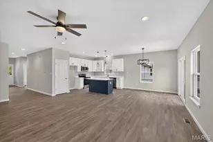 7925 Campion Ln, Hazelwood, MO 63042 - Photo 7