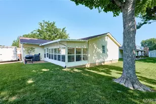 42 Heather Valley Cir, Saint Peters, MO 63376 - Photo 3