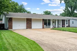 751 Carriage Ln, Hazelwood, MO 63042 - Photo 3