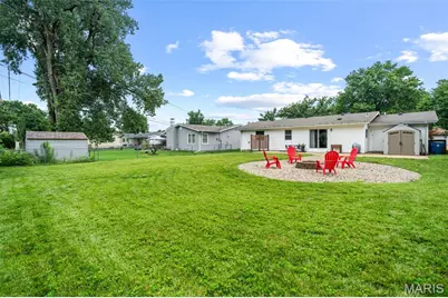 751 Carriage Lane, Hazelwood, MO 63042 - Photo 37