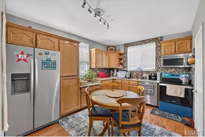 945 Regina Avenue, Saint Louis, MO 63125 - Photo 11