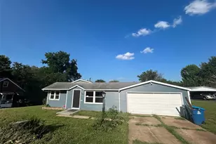 324 Ames Pl, Ferguson, MO 63135 - Photo 1