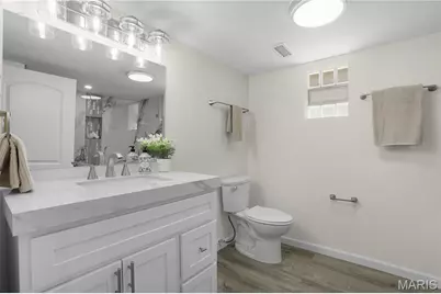 1542 N Hanley Road, University City, MO 63130 - Photo 17