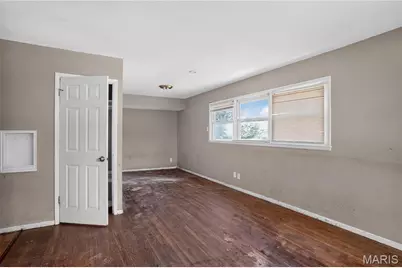 10507 Renfrew Drive, Saint Louis, MO 63137 - Photo 5