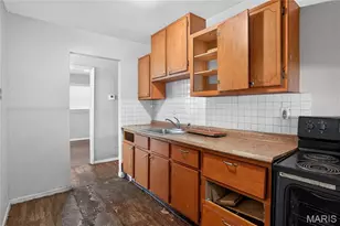 10507 Renfrew Dr, Saint Louis, MO 63137 - Photo 7