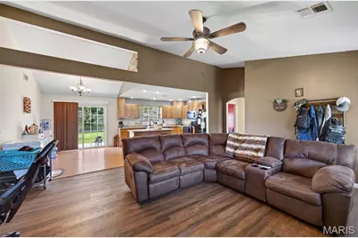1137 Applelane Drive, Lebanon, MO 65536 - Photo 5