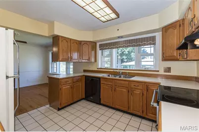 9903 Vasel Drive, Affton, MO 63123 - Photo 7