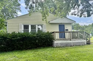 834 Locust St, Montgomery City, MO 63361 - Photo 3