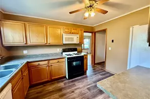 834 Locust St, Montgomery City, MO 63361 - Photo 15