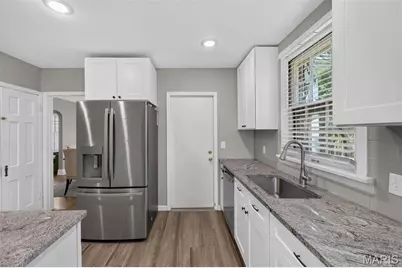 457 Catalina Avenue, Webster Groves, MO 63119 - Photo 9