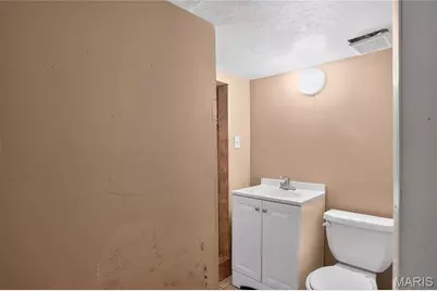 1434 Comet Drive, Saint Louis, MO 63137 - Photo 13
