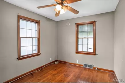 1434 Comet Drive, Saint Louis, MO 63137 - Photo 9