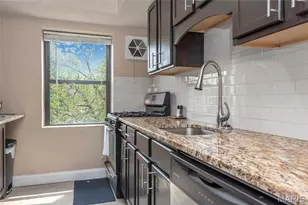 7553 Buckingham Dr, Clayton, MO 63105 - Photo 11