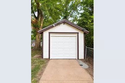 8718 Clifton Avenue, Jennings, MO 63136 - Photo 25