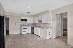 550 Monceau Dr, Ferguson, MO 63135 - Photo 5
