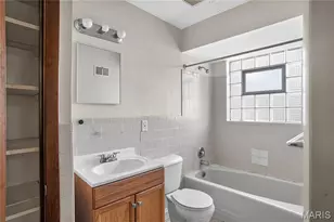 550 Monceau Dr, Ferguson, MO 63135 - Photo 11