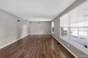 550 Monceau Dr, Ferguson, MO 63135 - Photo 3