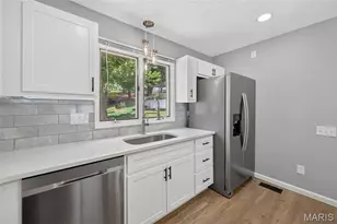 4741 Melissa Jo Ln, Saint Louis, MO 63128 - Photo 7