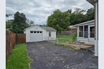 10220 Niblic Drive, Overland, MO 63114 - Photo 5