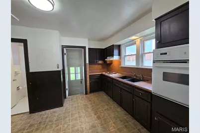 10220 Niblic Drive, Overland, MO 63114 - Photo 11