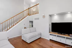 10935 Vauxhall Dr, Creve Coeur, MO 63146 - Photo 9