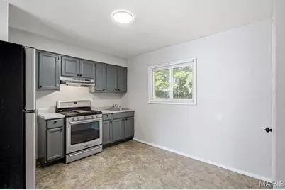 10537 Earl Drive, Saint Louis, MO 63136 - Photo 9