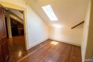 929 N 3rd St, Saint Charles, MO 63301 - Photo 5